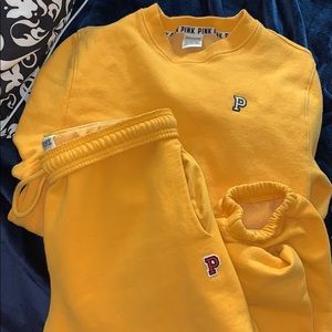 Yellow sweat suit ☀️